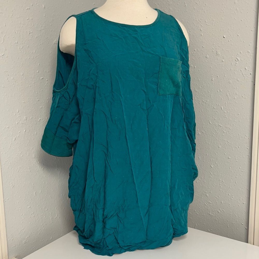 Umgee Cold Shoulder Ribbed Panel Pocket Top with Pockets! Size Large Tunic!